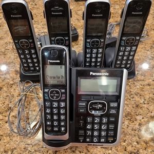 Panasonic KX-TG985SK 5 Handset Cordless Phone